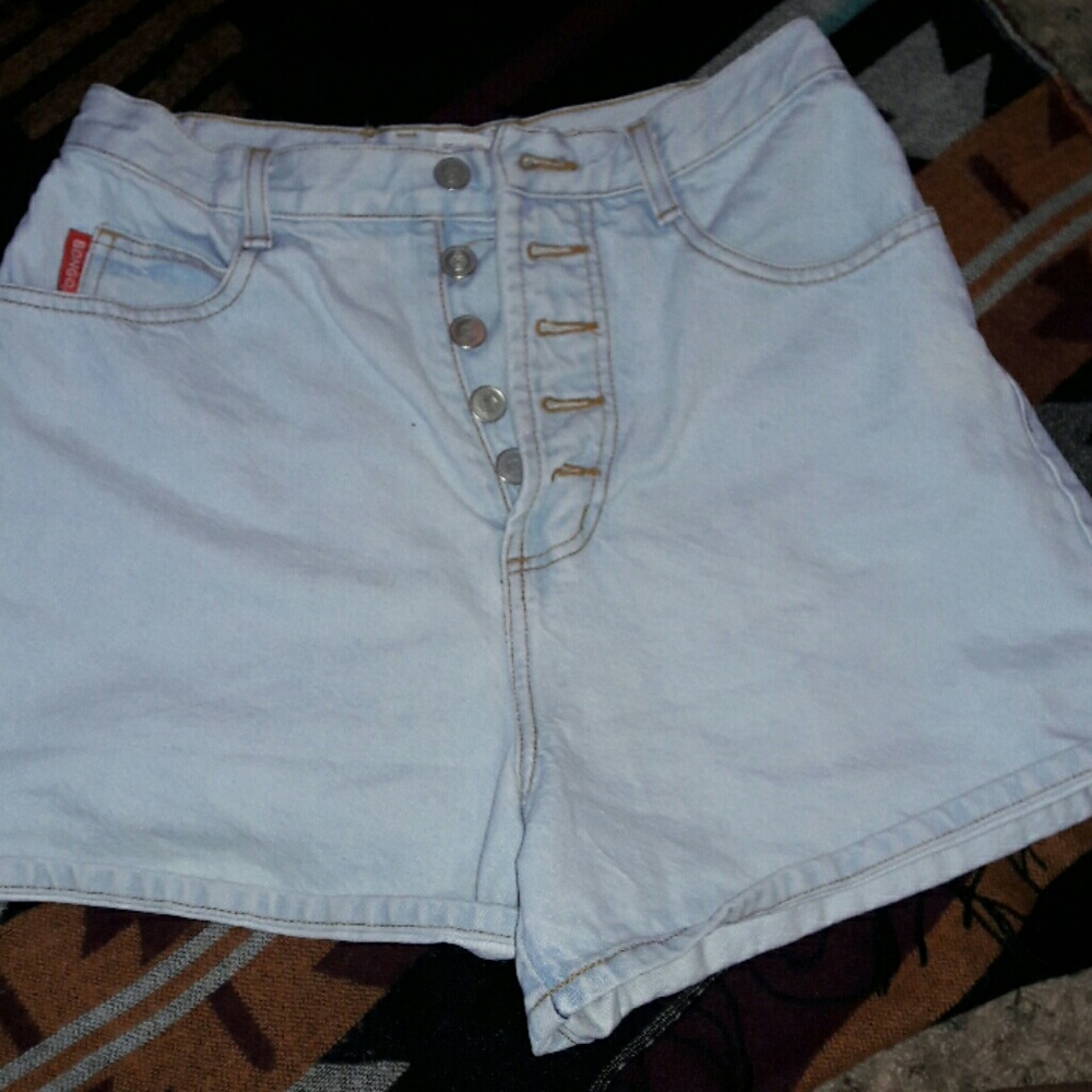 Light washed high waist super cute and hip